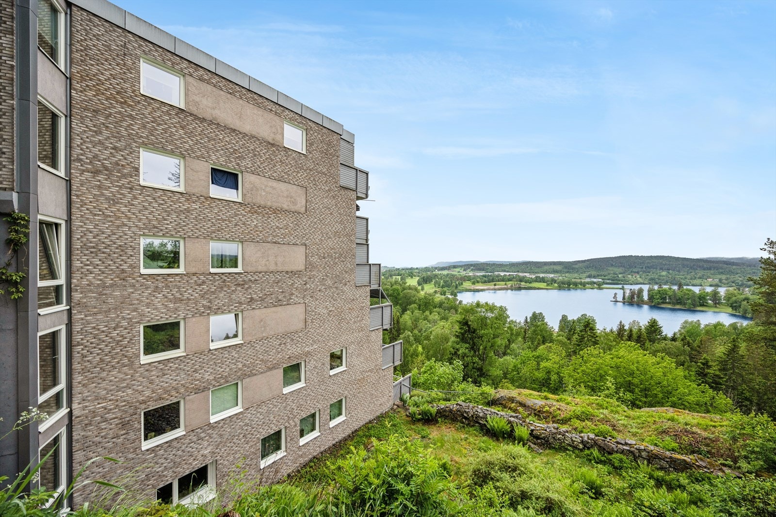 fasade og utsikt. Galleribilde