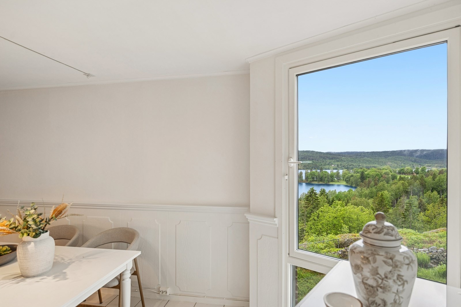 Utsikt fra kjøkken. Galleribilde