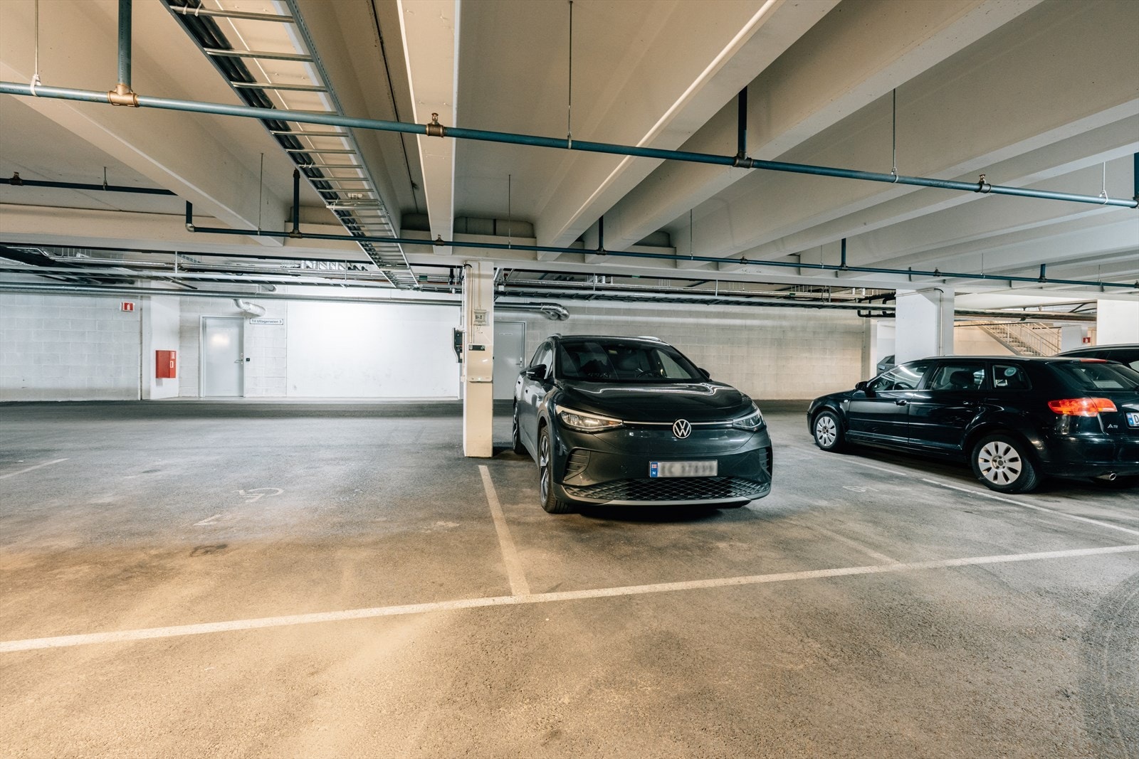 Det medfølger to garasjeplasser med leiligheten. Galleribilde