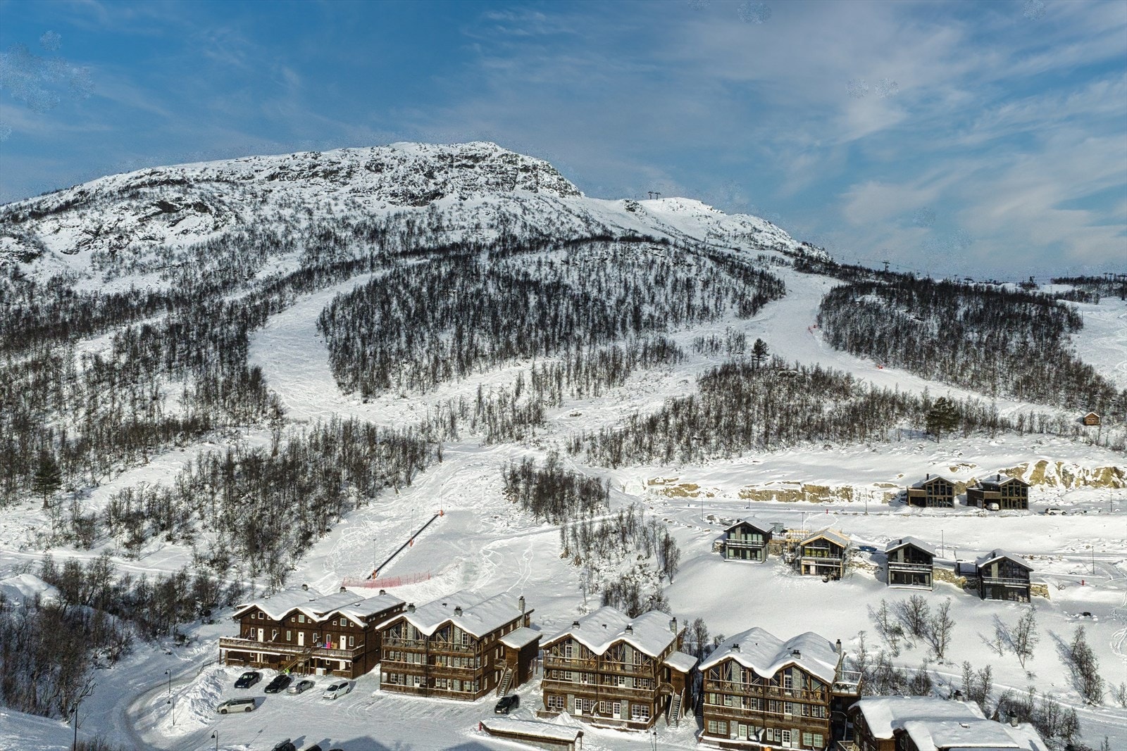 002_Leiligheten ligger rett ved alpinbakken. Det nye barnetrekket rett ved leiligheten..jpg Galleribilde