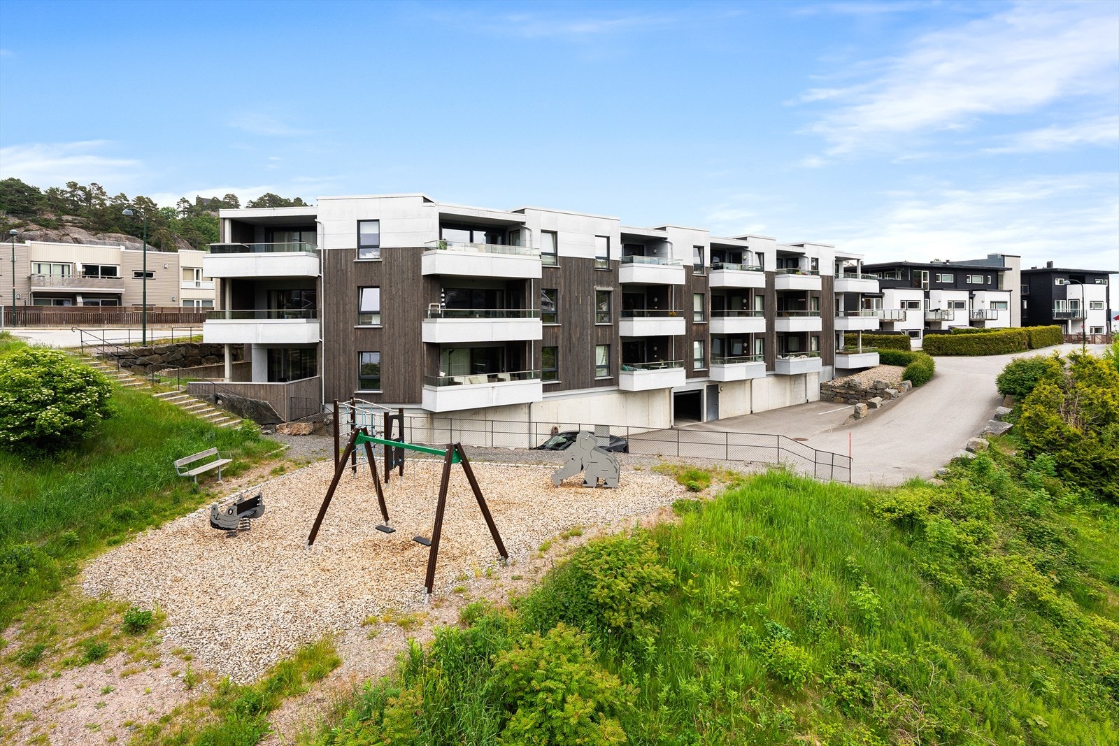 Sameiet Eidet Terrasse består av 18 boligseksjoner og har et etablert, rolig bomiljø. Galleribilde