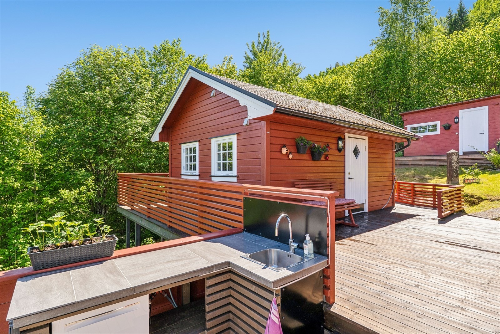 Annekset har egen inngang fra terrasseområdet. Galleribilde