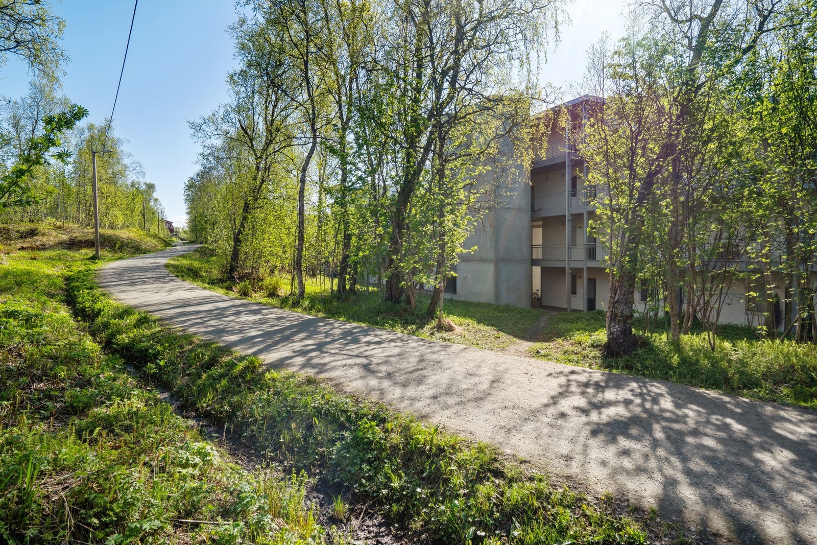 Eiendommen har nærhet til fine turområder, med kort vei til skog og mark. Velkommen på visning! Galleribilde