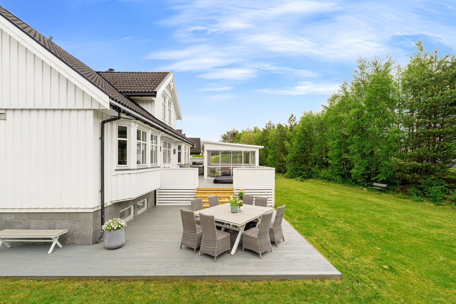 Stor og solfylt terrasse på 64 m² Galleribilde