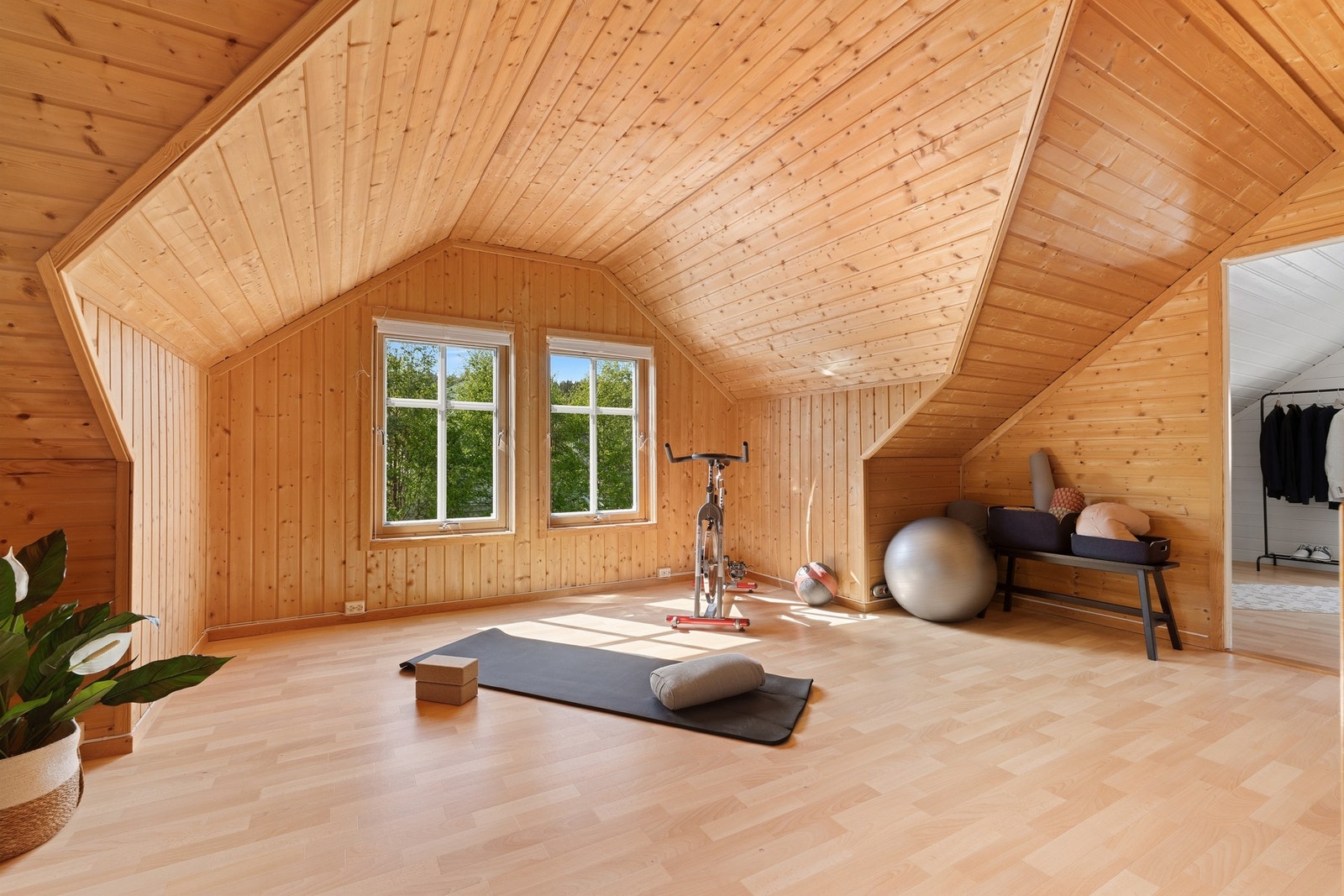 Romslig loftstue på 22m² Galleribilde