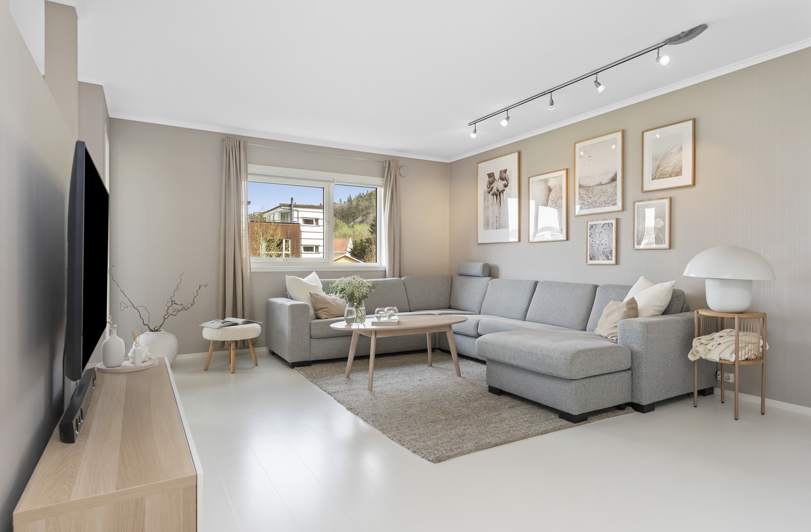 Lyst og pent innredet. Galleribilde