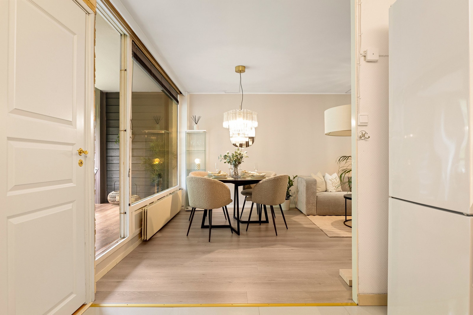 Leiligheten har en gjennomgående og arealeffektiv planløsning. Galleribilde