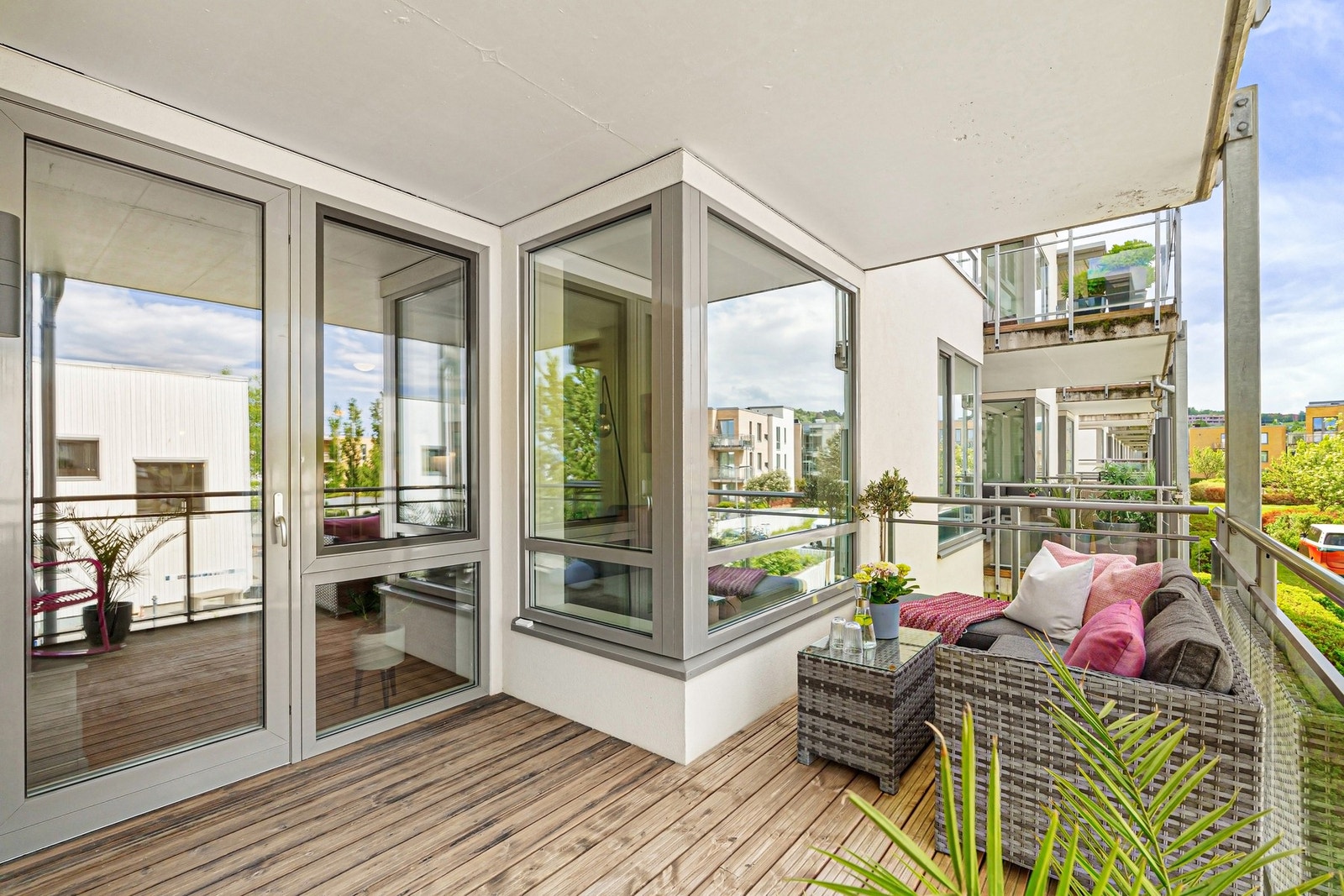 Fra stuen har man utgang direkte til en flott balkong. Galleribilde
