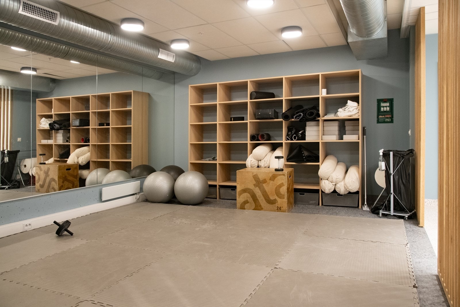 Sameiet tilbyr felles fasiliteter, inkludert treningsrom (Dyst Fitness), eget yoga-rom og sykkel-smøreverksted. Galleribilde