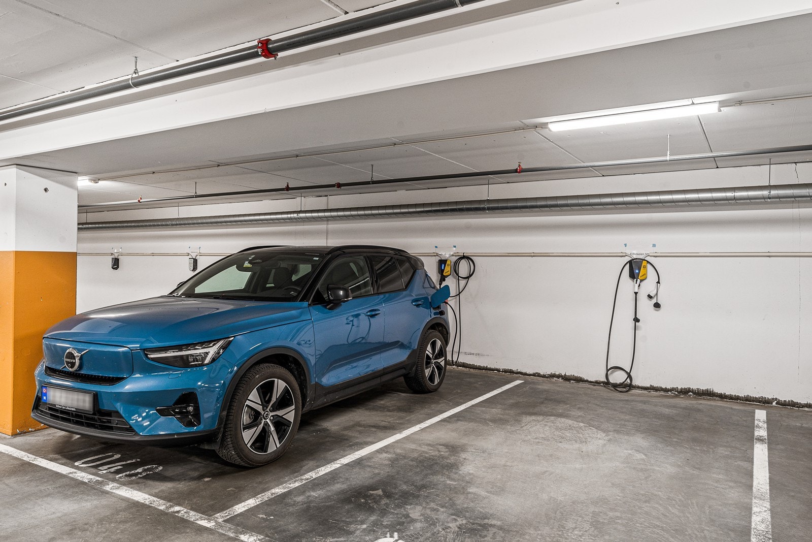 Det medfølger en fast parkeringsplass i felles garasjeanlegg. Galleribilde