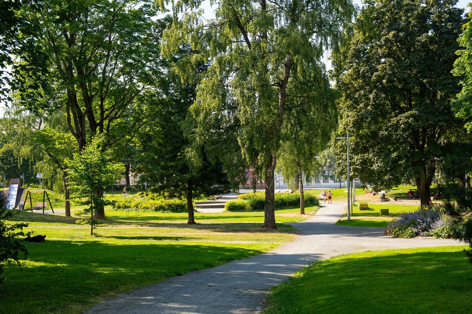 Lademoparken ligger like i nærheten og gir området et grønt og hyggelig pusterom midt i det urbane bylivet. Galleribilde