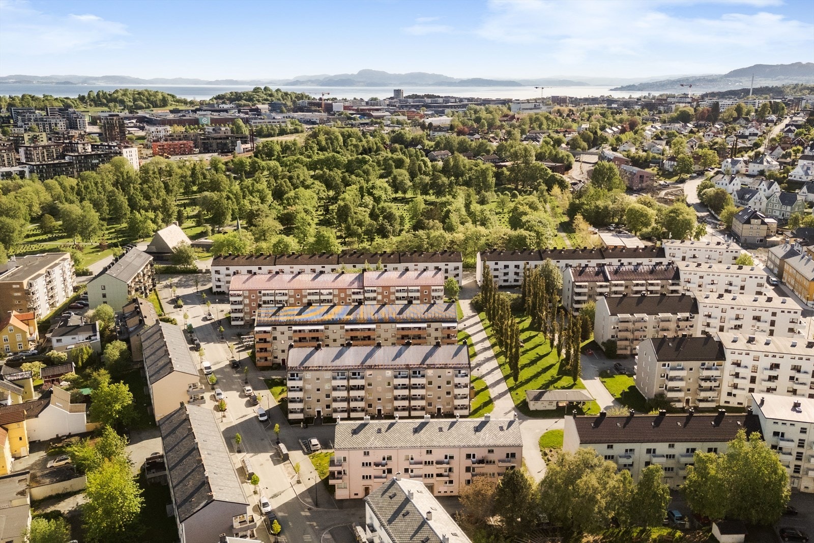Lademoen har gjennom de senere årene utviklet seg til et levende og attraktivt byområde, med et godt utvalg av kaféer, serveringssteder og sosiale møteplasser. Galleribilde