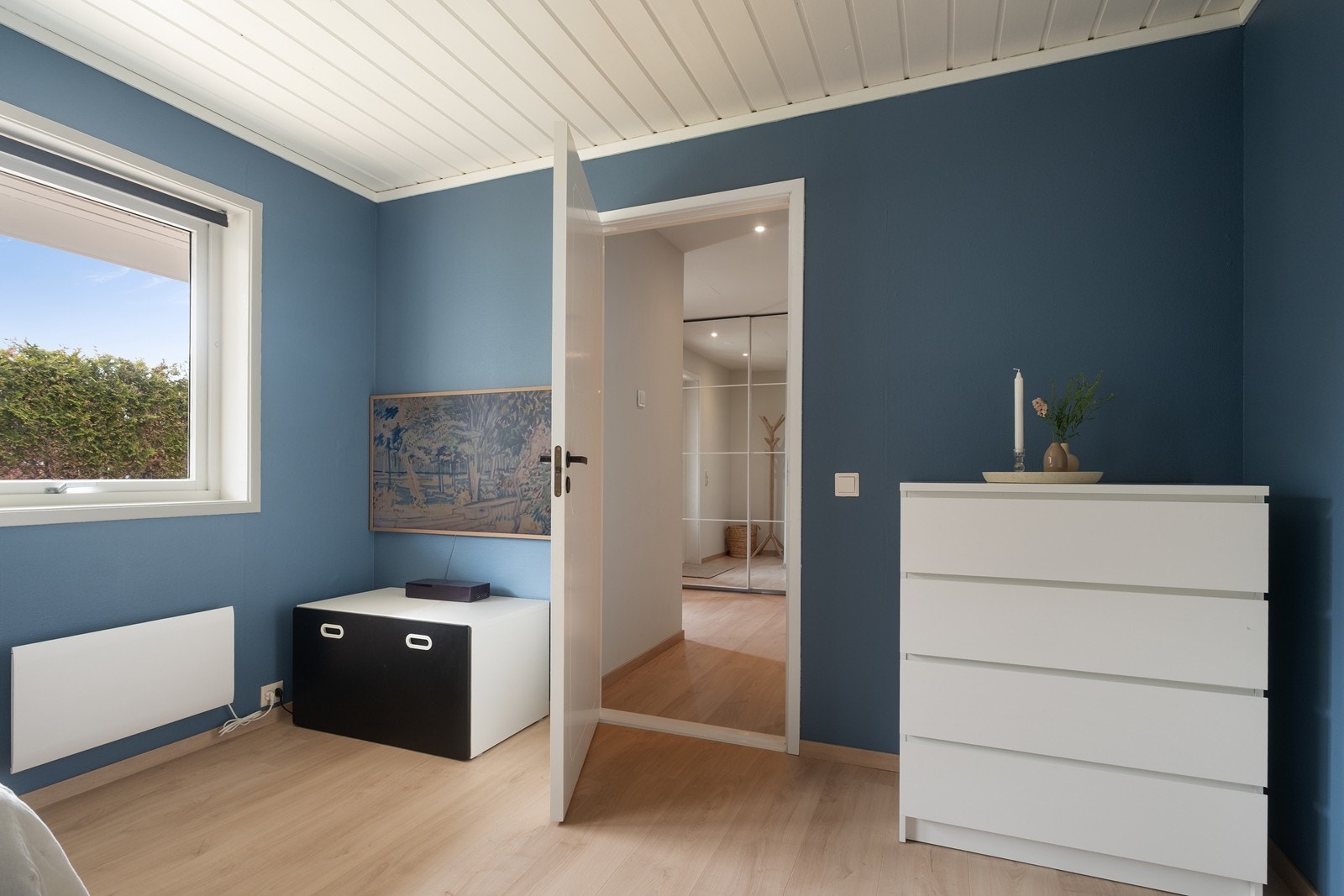 Fra soverom mot hall Galleribilde