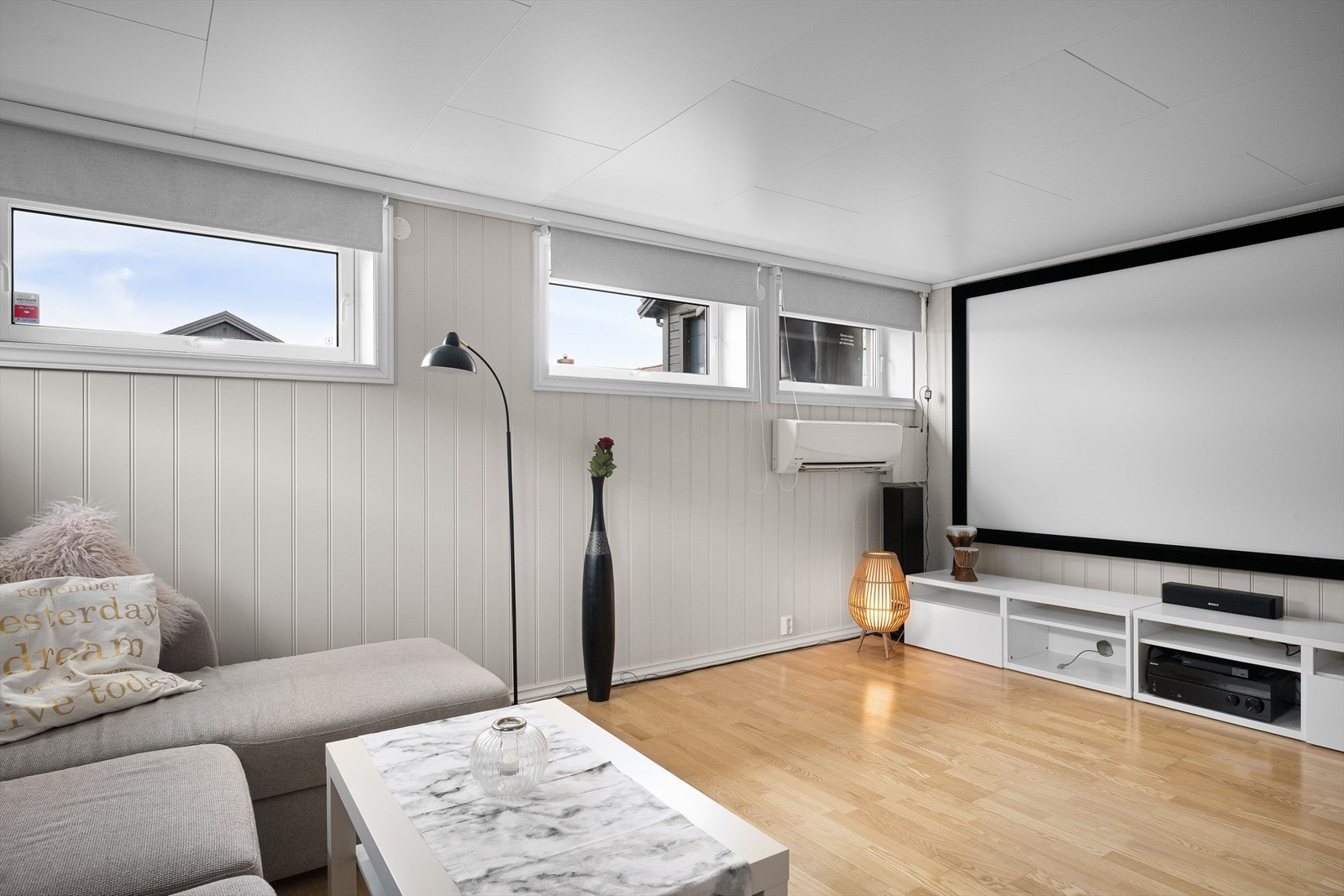 Kjellerstuen er utstyrt med egen varmepumpe fra 2015. Galleribilde