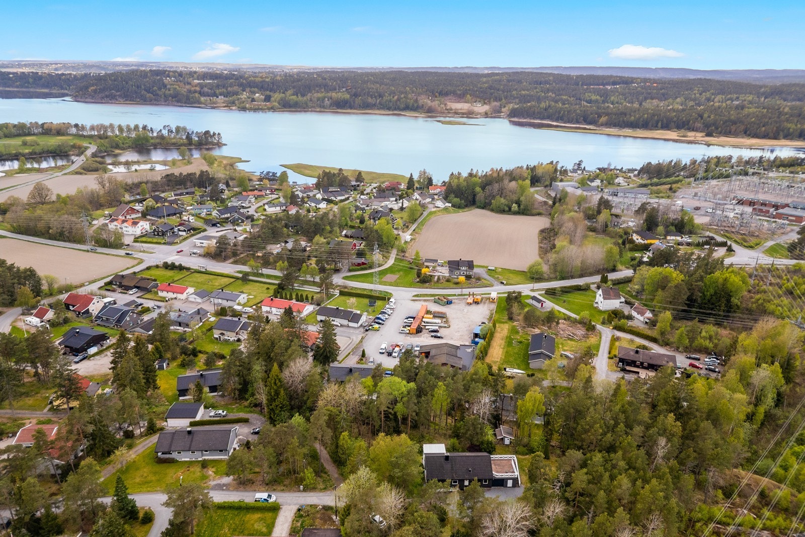 Fra Fjellstien er det kort vei til både barnehager og skoler, med Hafslundsøy barneskole kun 5 minutter unna. Galleribilde