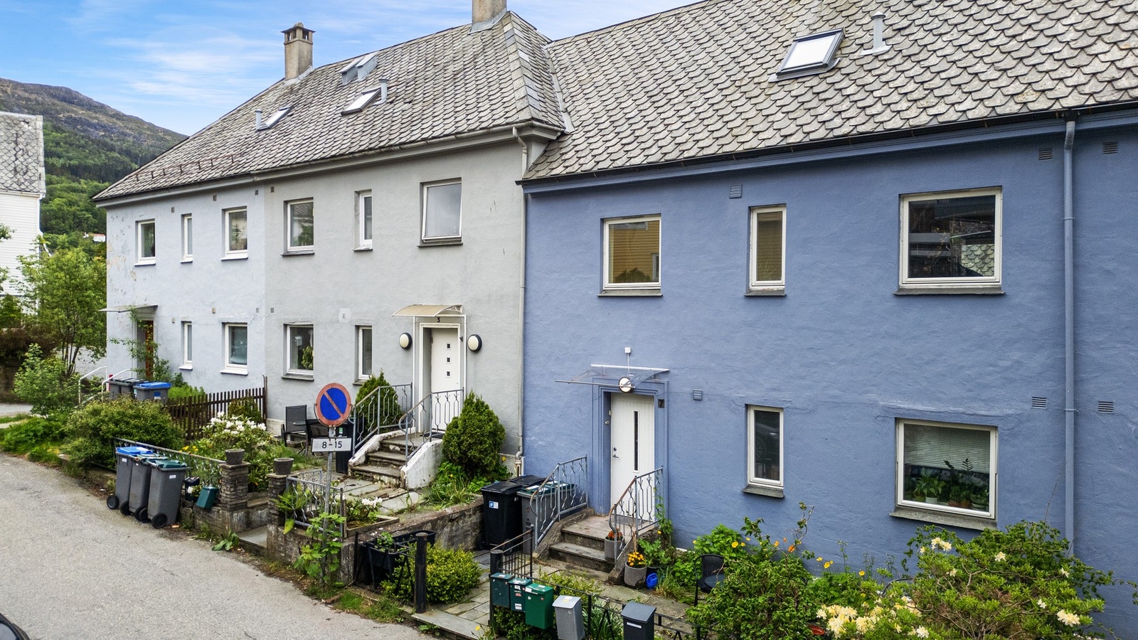 Klassisk murbebyggelse i populært område på Kronstad. Leiligheten ligger i 2. etasje og sameiet består av 3 selveiende boligseksjoner. Galleribilde