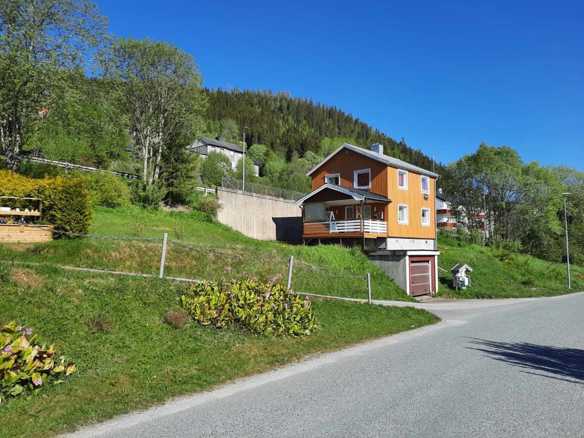 Lokalmegleren &Partners v/Ole Andreas Westerfjell har gleden av å presentere Malmostrand 1! (Bilde tatt av selger) Galleribilde