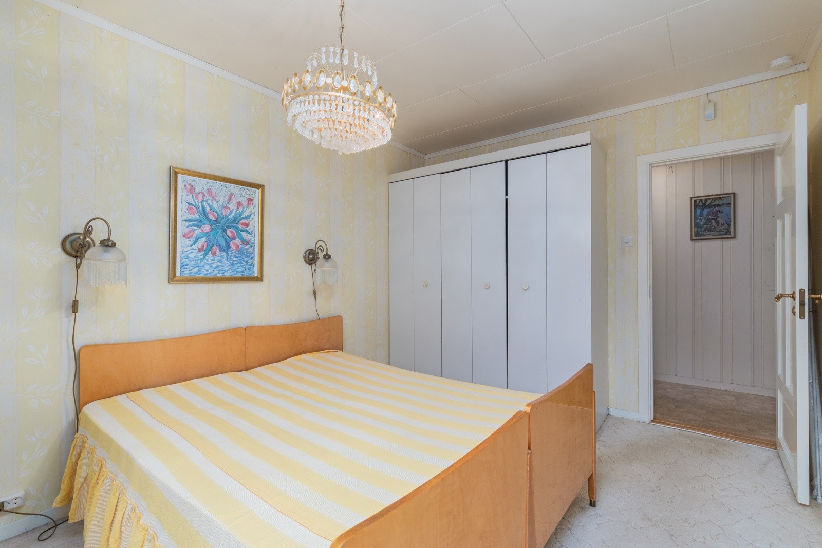 Hovedsoverom med god plass til dobbeltseng Galleribilde