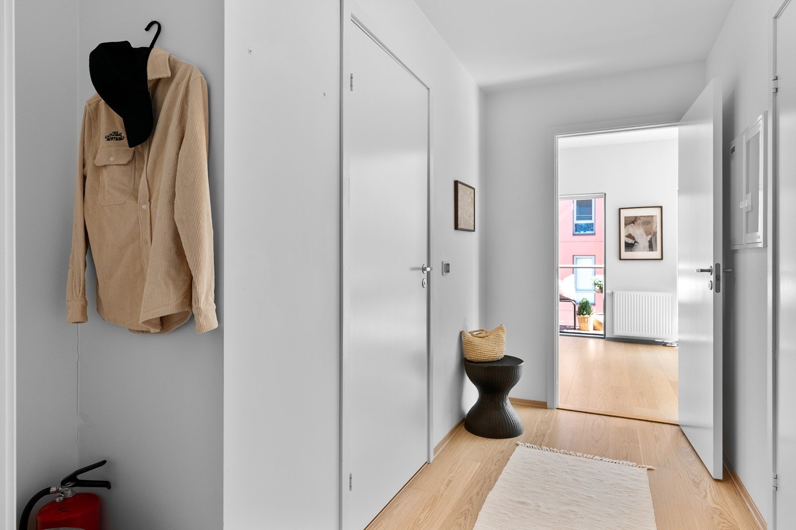 Entreen er på 5,5m². Galleribilde
