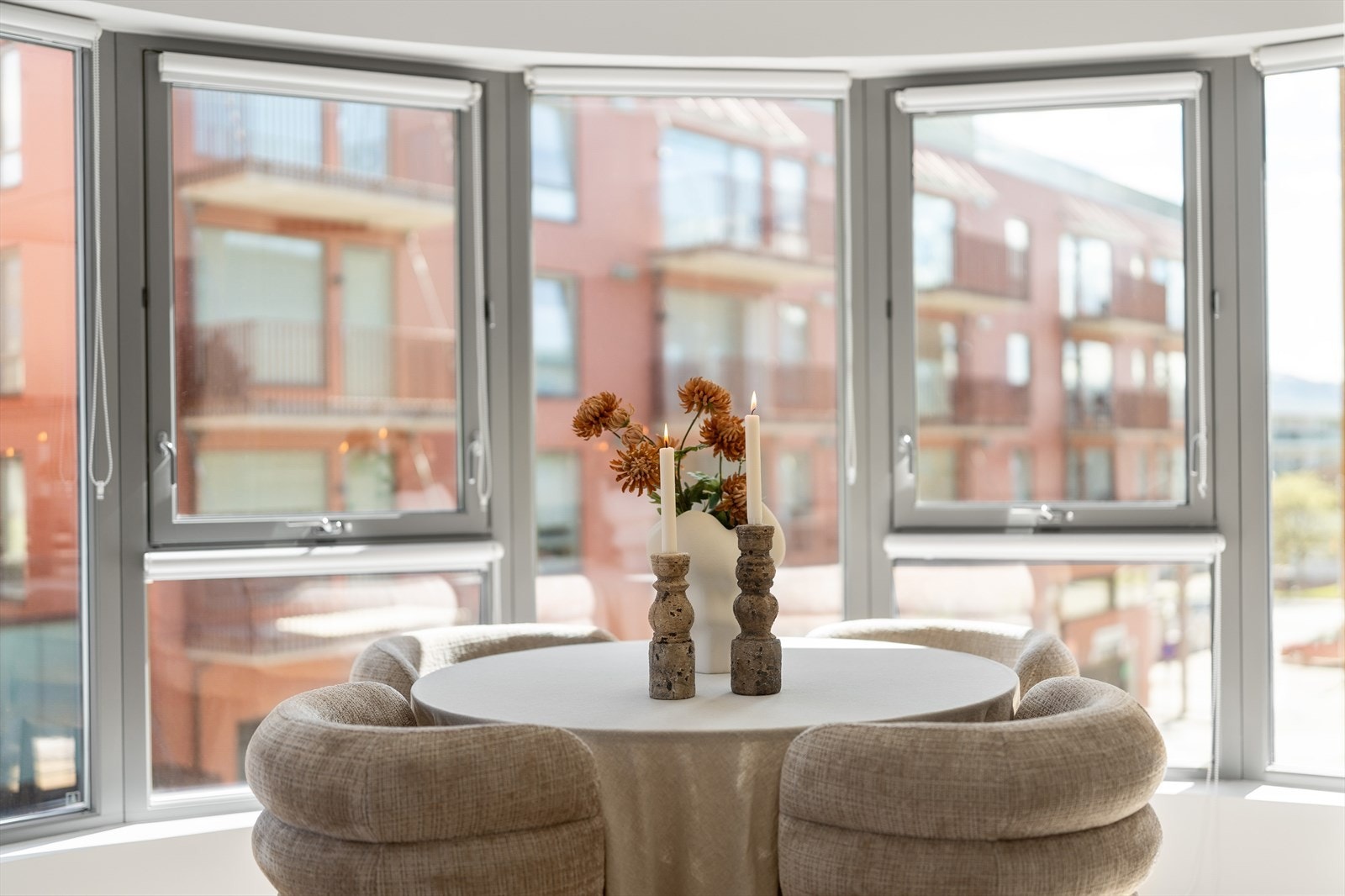 Med byggeår 2020 nyter du moderne kvaliteter som balansert ventilasjon og fjernvarme. Galleribilde