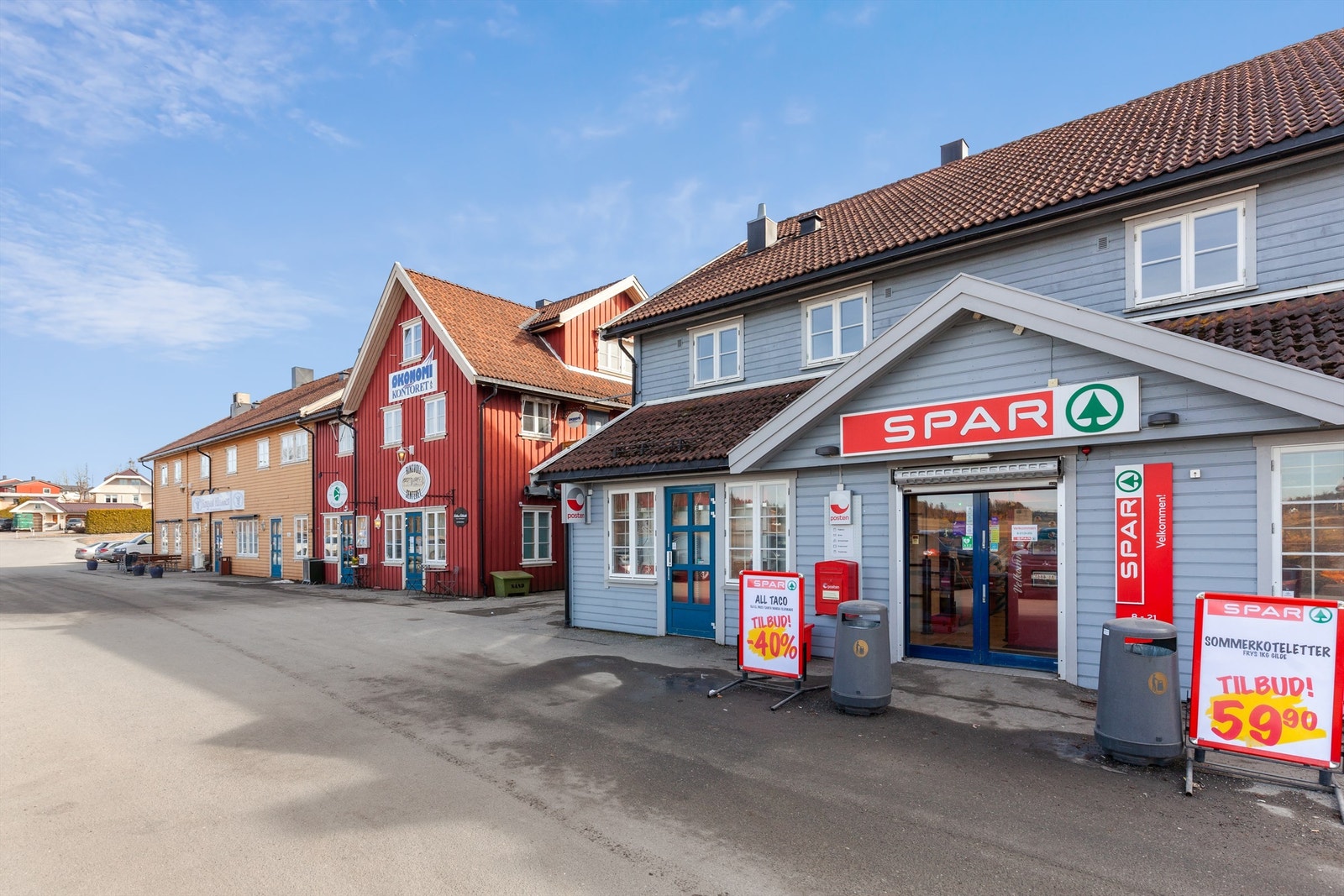 Dagligvarehandelen gjøres enkelt hos Spar, som ligger i umiddelbar nærhet. Galleribilde