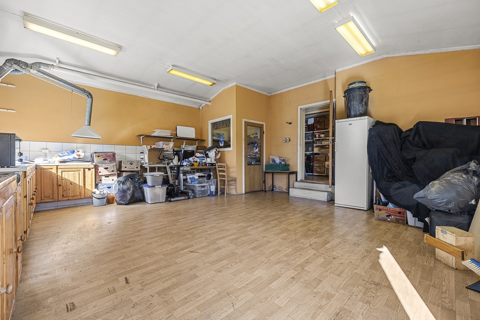 Innvendig i bakeribygningen er det store, åpne arealer med mange bruksmuligheter. Galleribilde