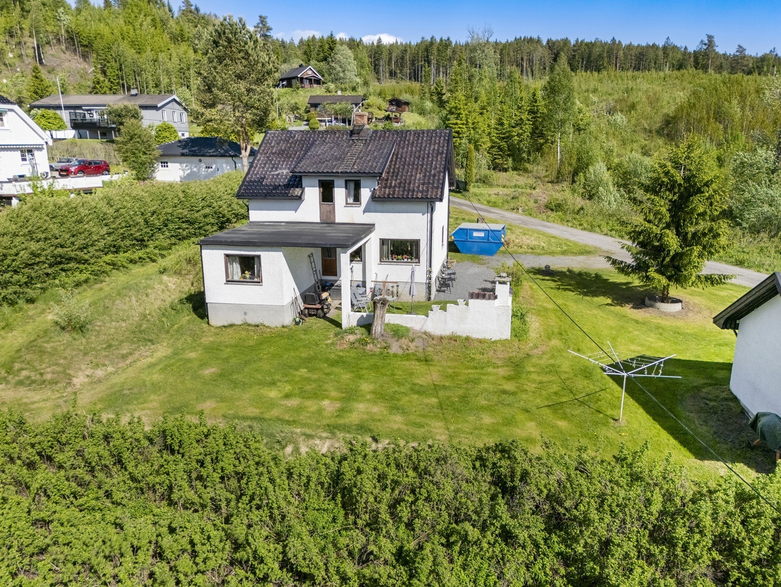 Eneboligen har et samlet bruksareal på 208 m². Galleribilde