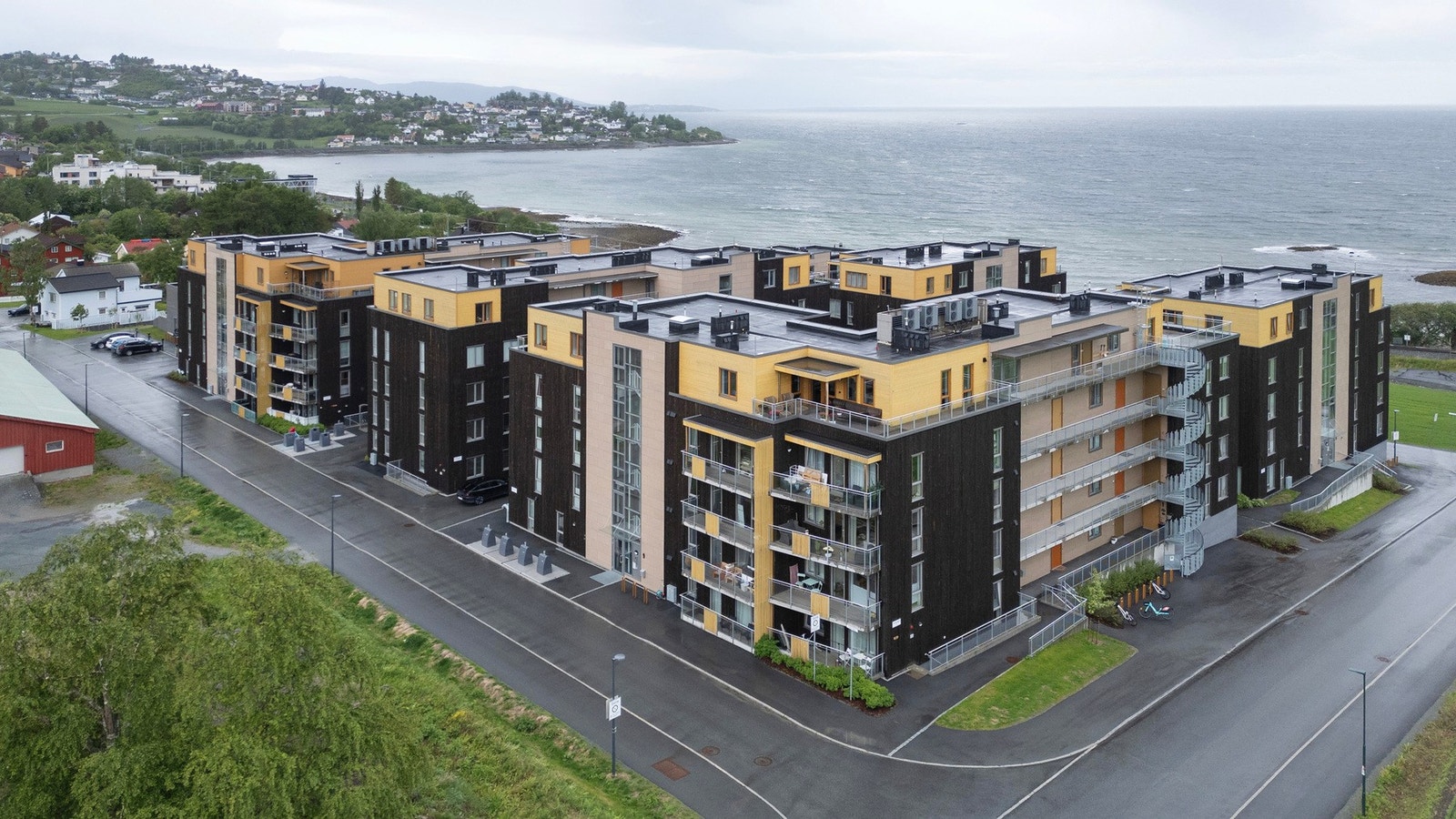 Fra området er det nærhet til sjøen og flotte uteområder som innbyr til turer og friluftsliv gjennom hele året. Galleribilde