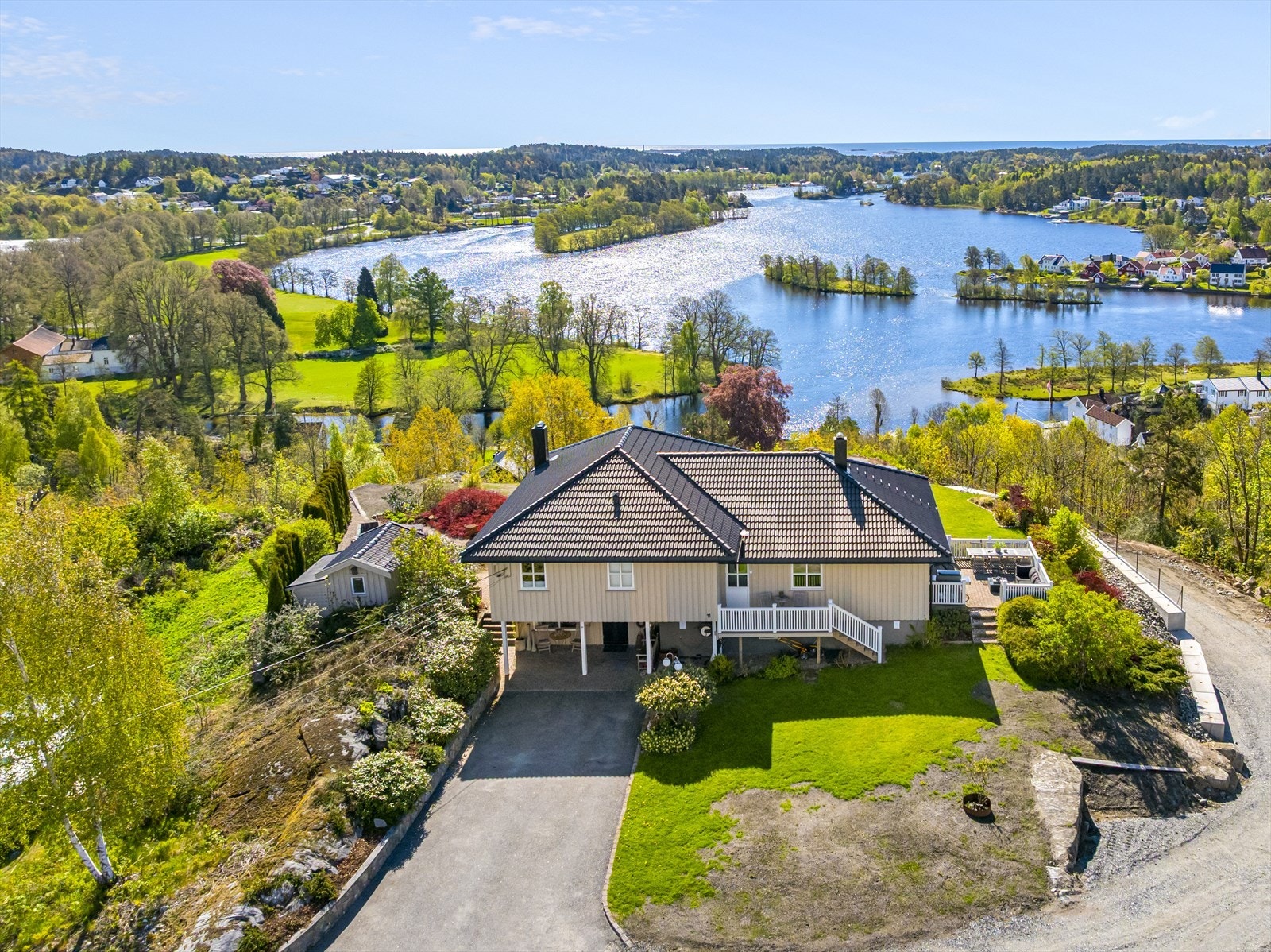 Bausplass / Bjorbekk - Panoramautsikt - Innholdsrik familiebolig på romslig hagetomt - 4 soverom. Foto: Hallvard Rimereit. Galleribilde