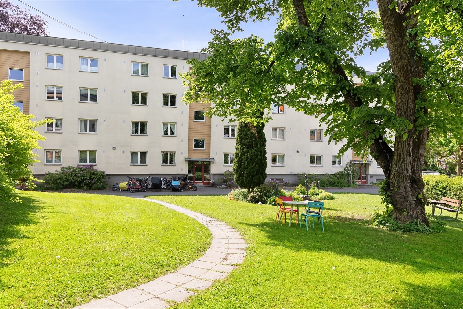 Her bor du rolig og tilbaketrukket midt i byen! Galleribilde