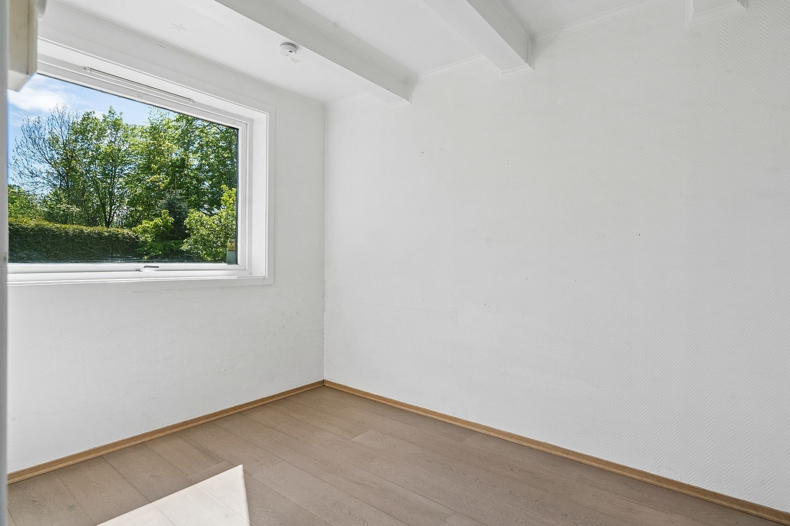Soverom med godt med dagslys Galleribilde