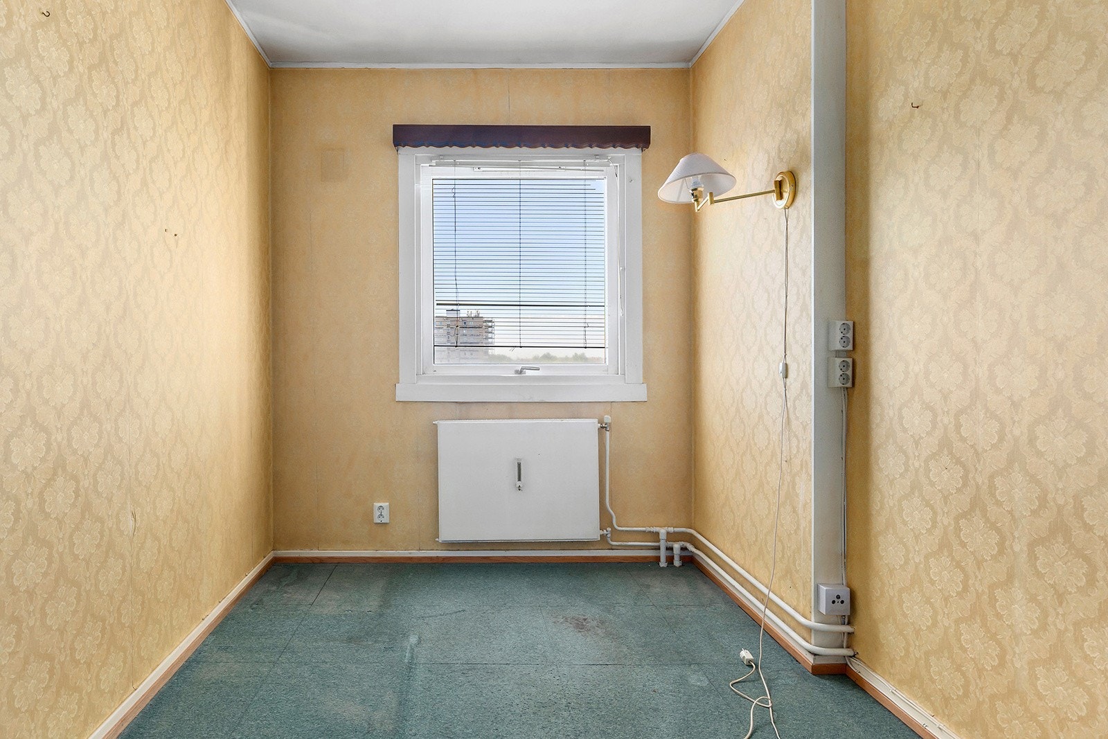 Soverom 2 har plass til både seng og garderobe. Soverommet egner seg godt som barnerom, gjesterom eller kontor Galleribilde