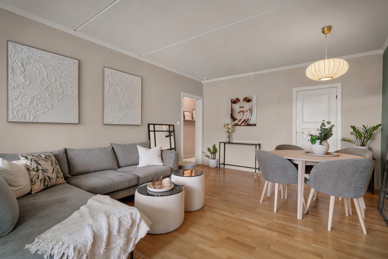 - En lys og innbydende 2-roms leilighet med attraktiv beliggenhet i byggets 8. etasje - Galleribilde