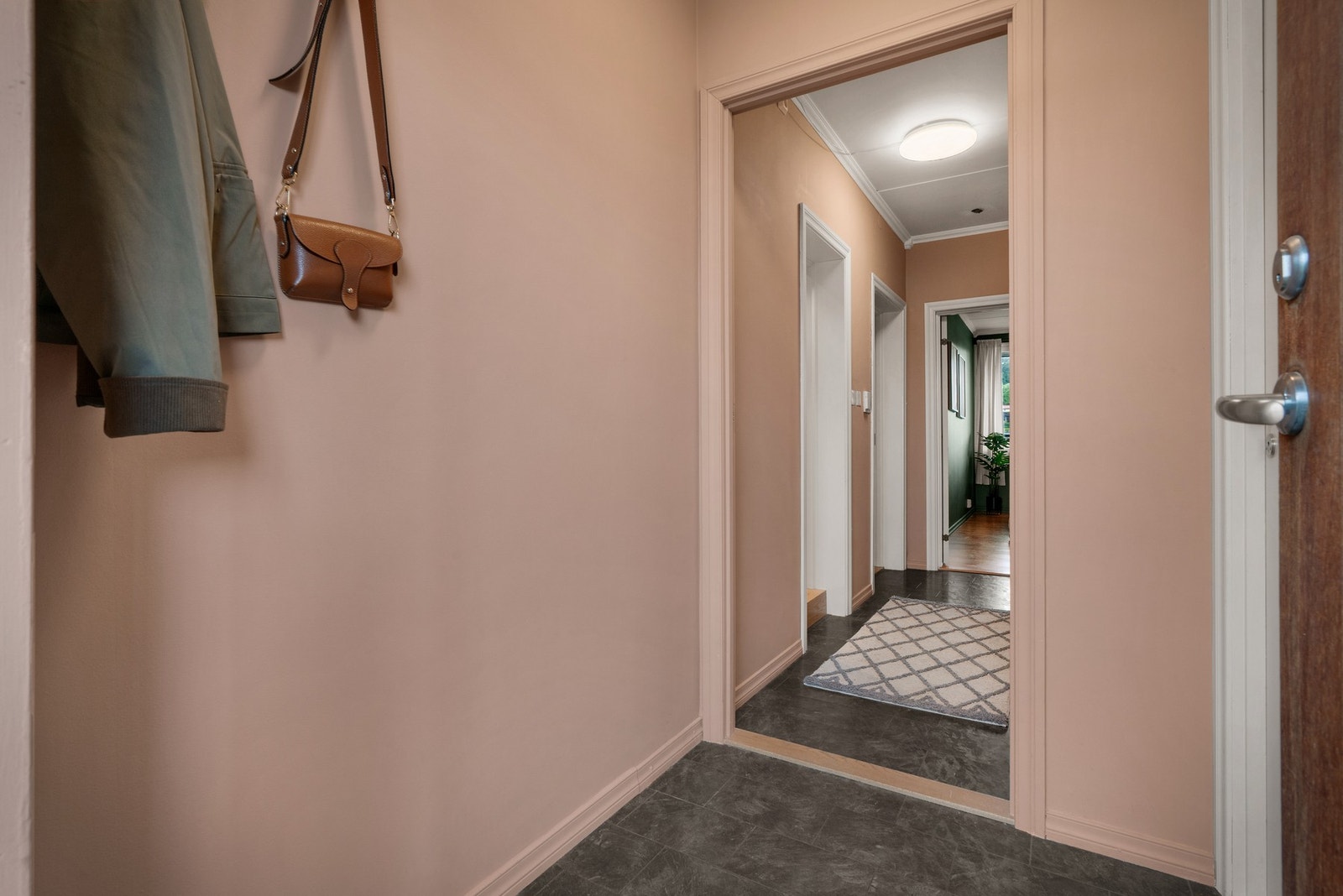 - En praktisk og innbydende velkomst til boligen - Galleribilde