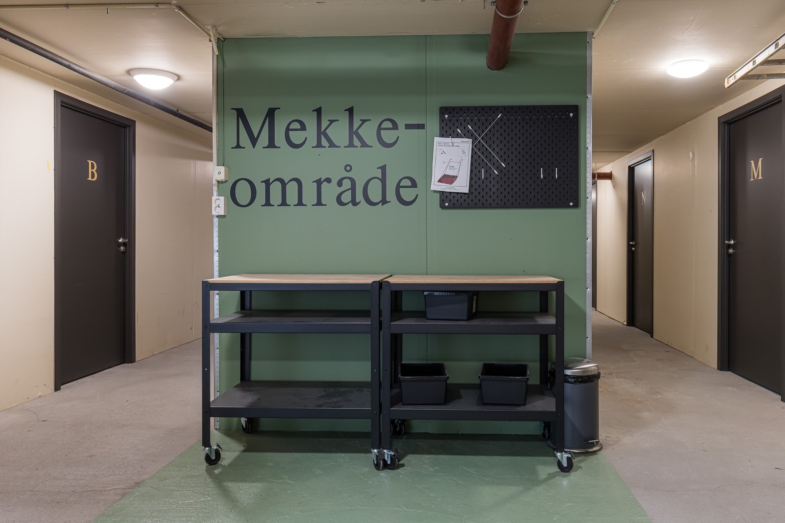 Det medfølger en bod til leiligheten, hvor du også finner "Mekkeområde" Galleribilde