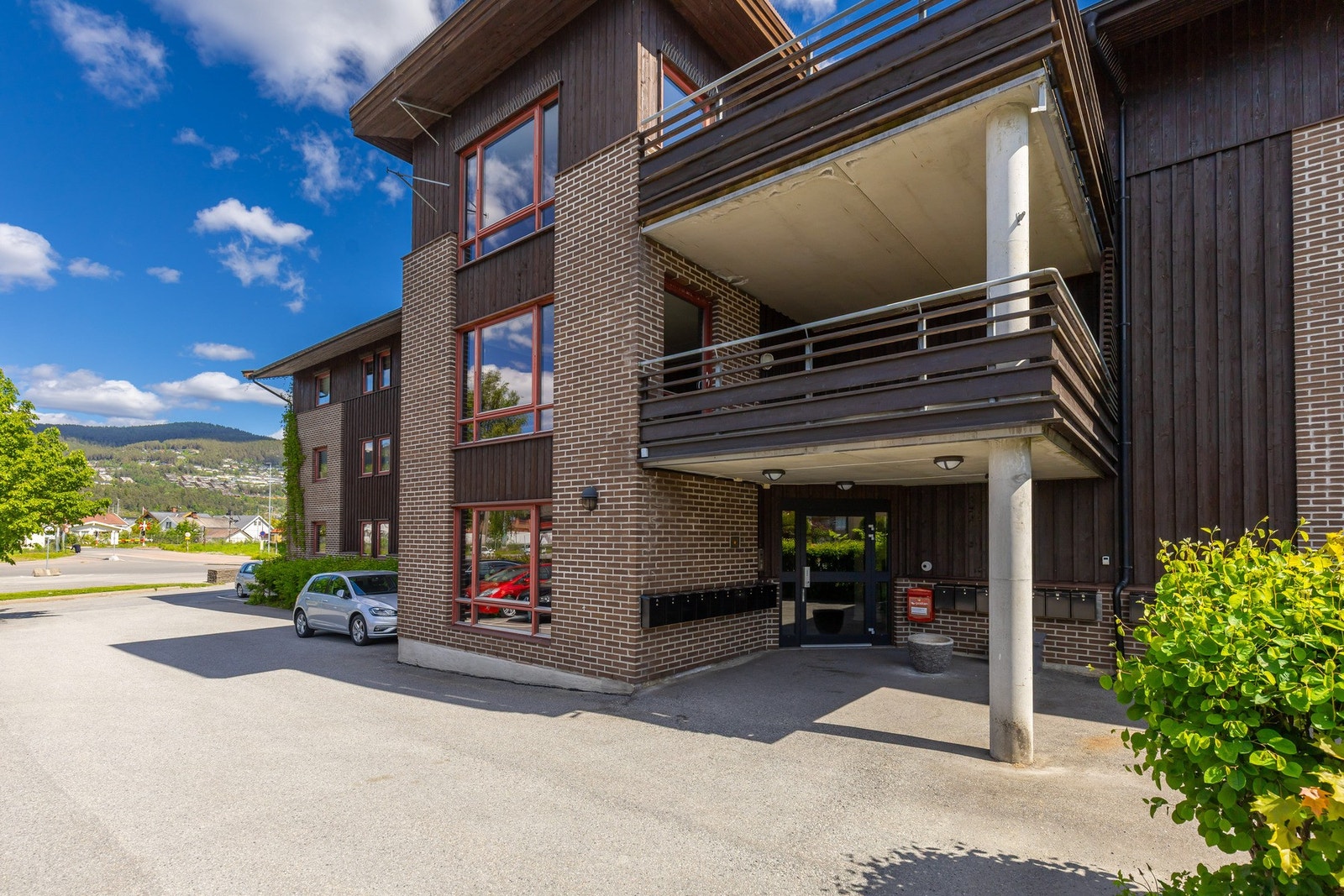 Inngangsparti. Galleribilde