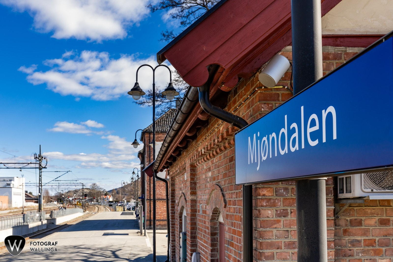 Jernbanestasjon. Galleribilde