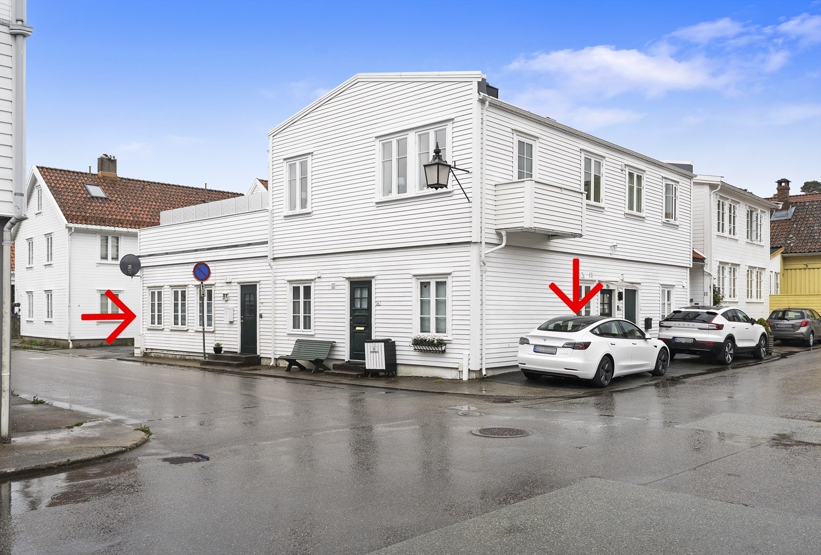 Det medfølger egen parkeringsplass på hjørnet av bygget Galleribilde