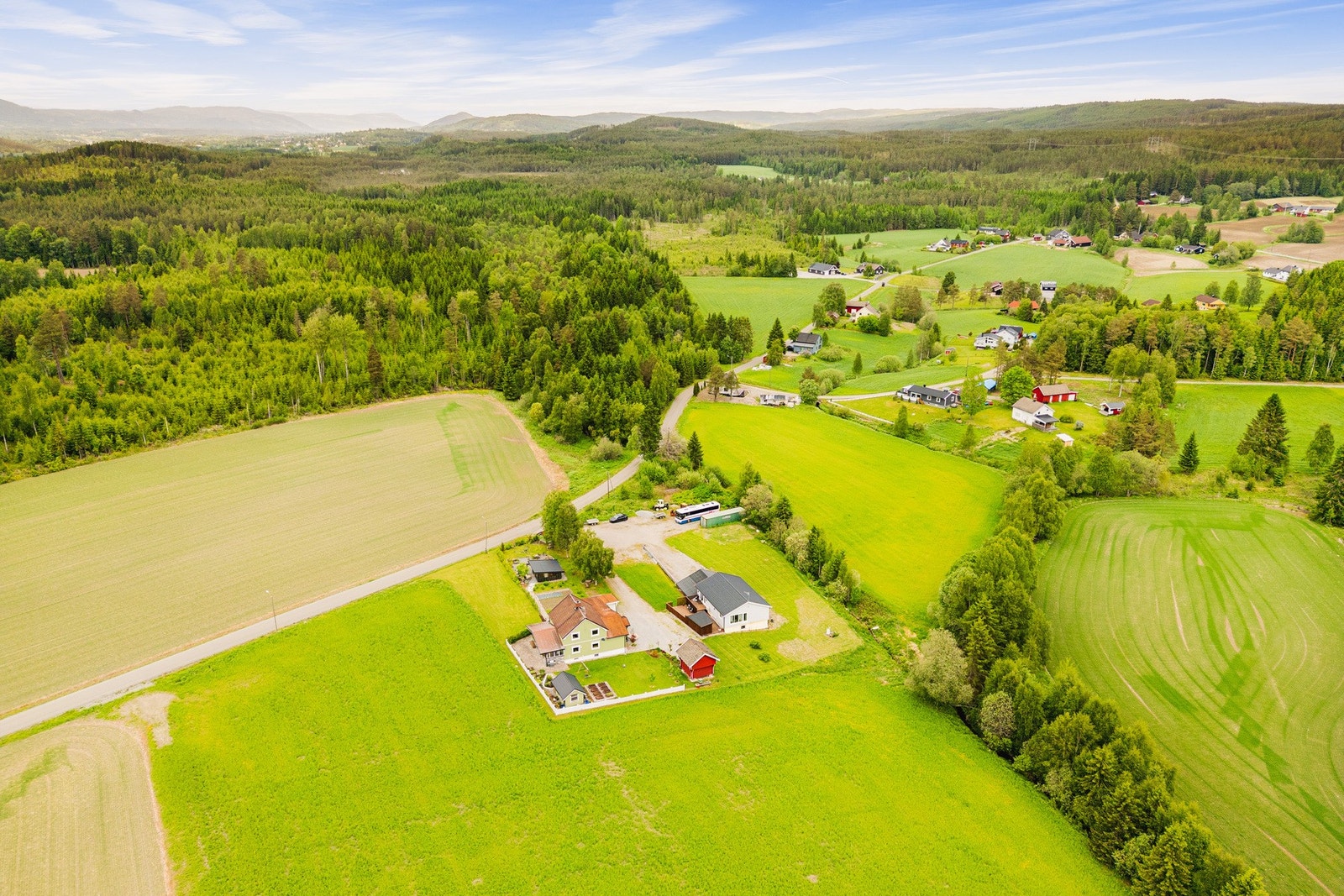For barnefamilier er beliggenheten svært attraktiv med nærhet til både skole og barnehage! Galleribilde