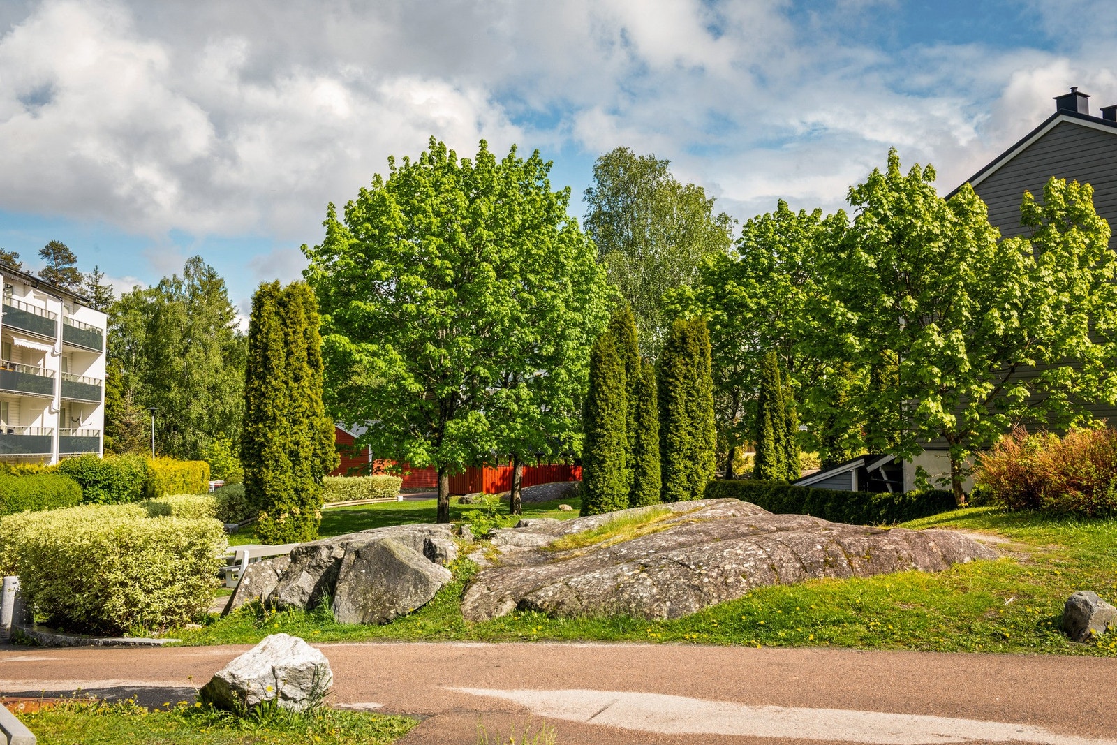 Koselig nærområde i borettslaget. Galleribilde
