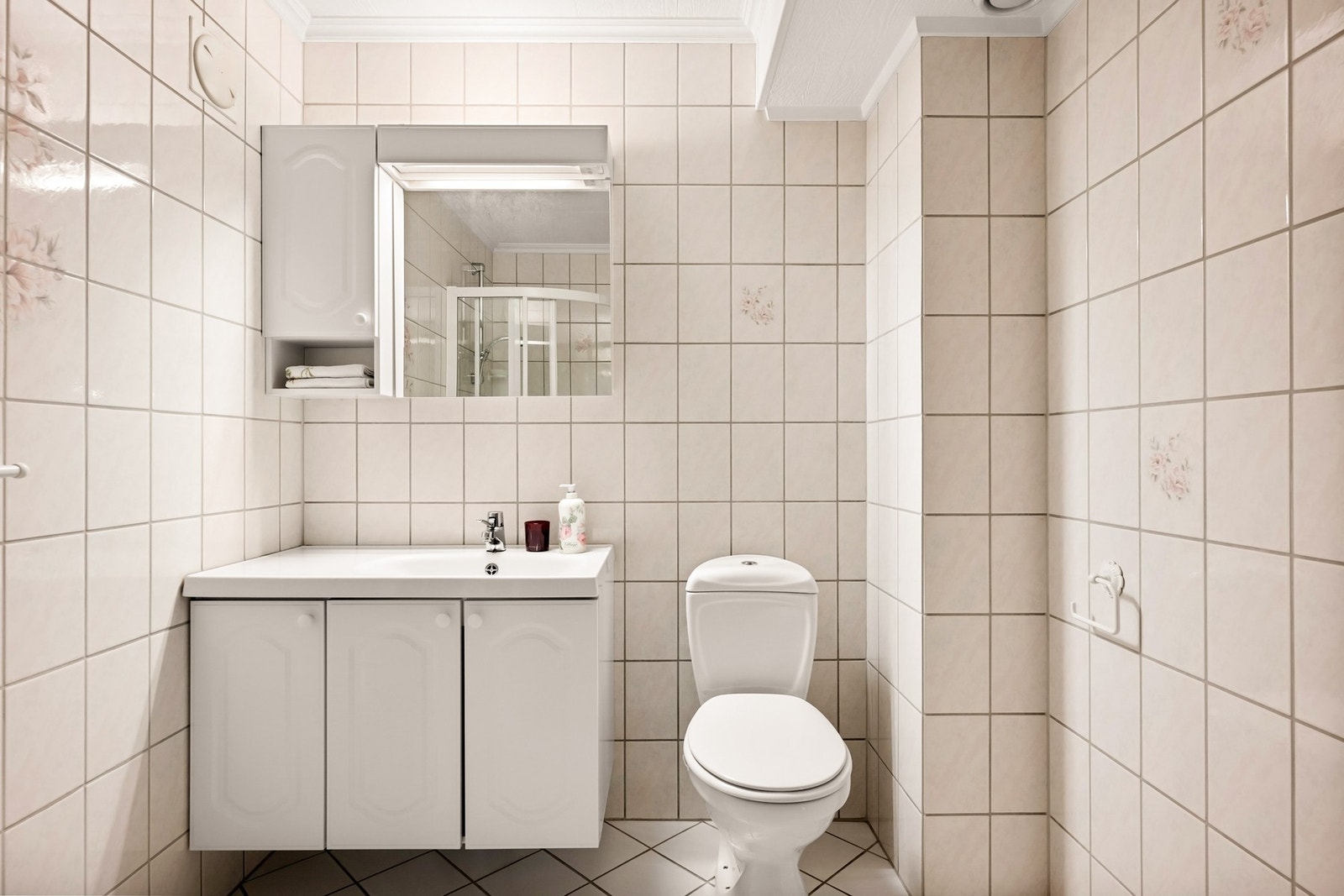 Badet er flislagt Galleribilde