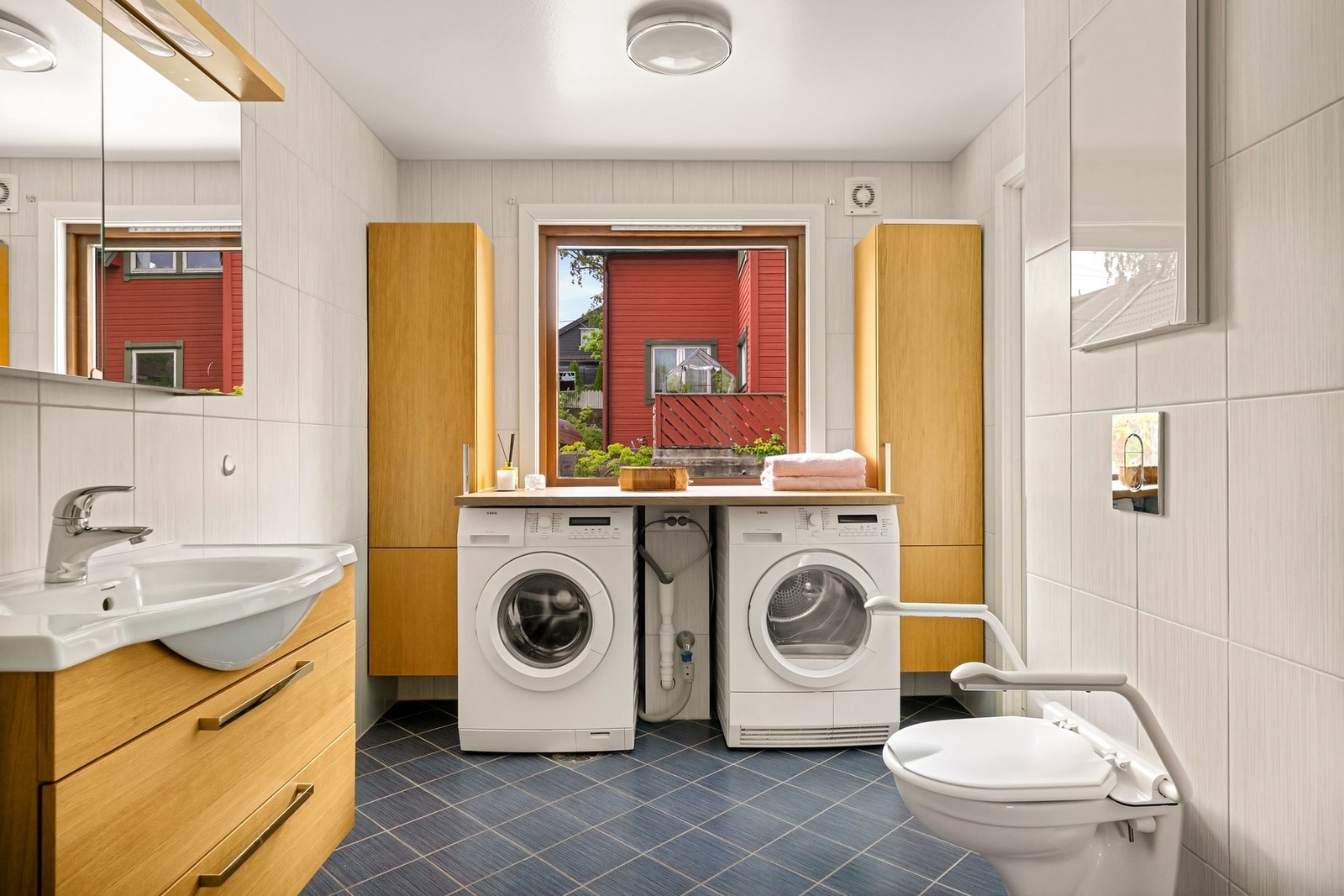 Badet er flislagt Galleribilde