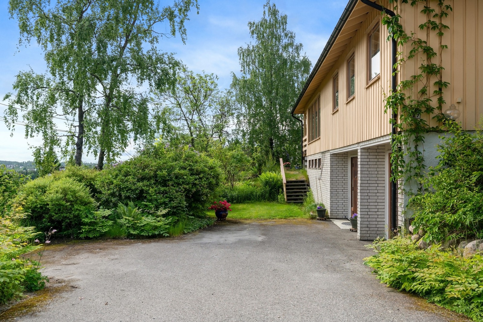 Gårdsplassen Galleribilde
