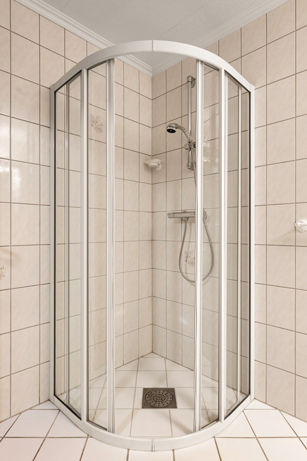 Dusj med kabinettvegger Galleribilde