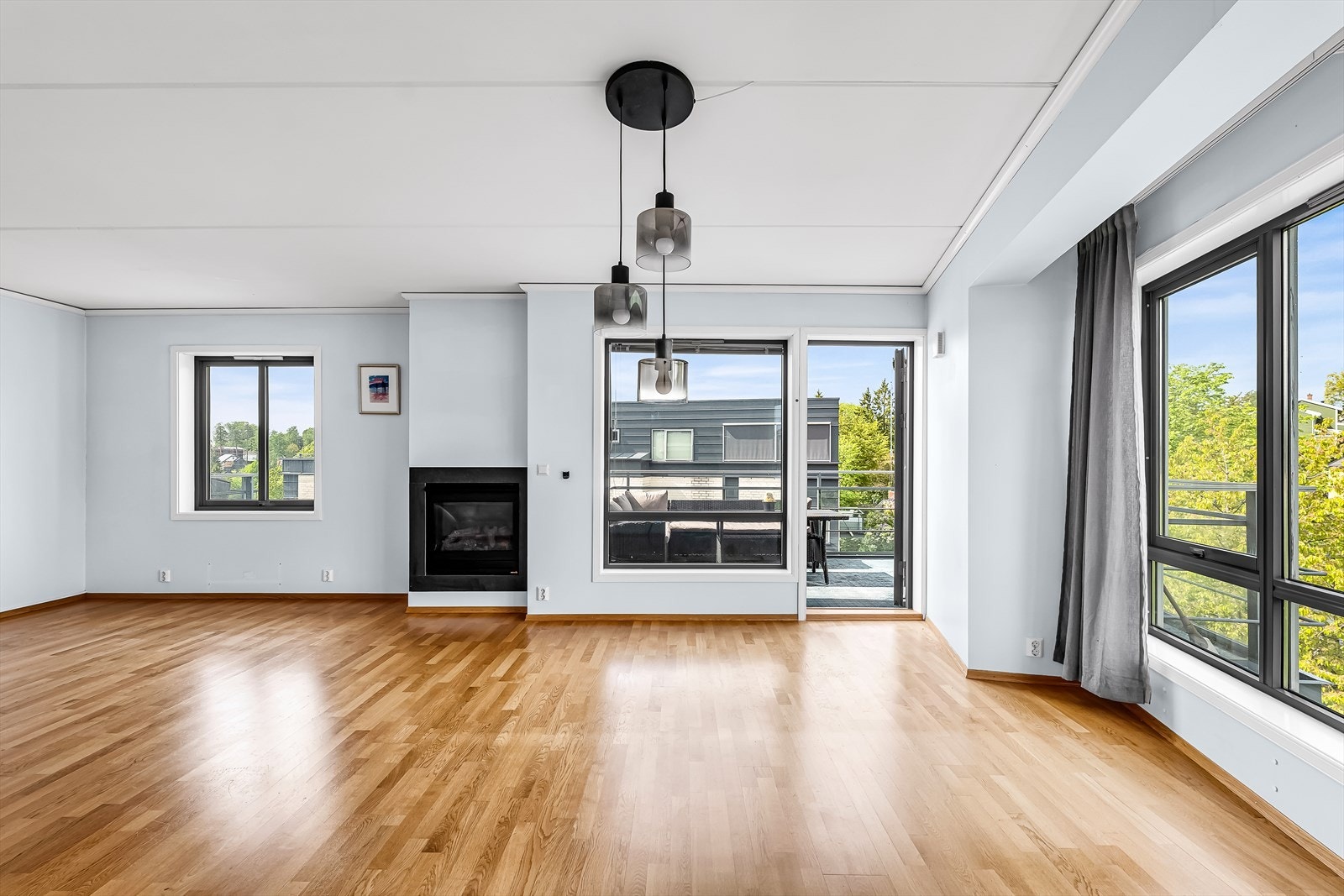 Om du vil prøve ny farge trykk på "bytt stil" som du finner under bildekarusellen. Galleribilde