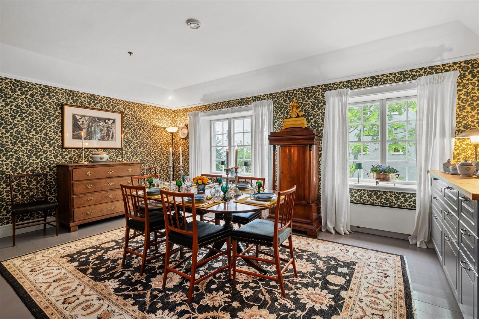 Her er det god plass til spisebord som kan samle hele familien. Galleribilde