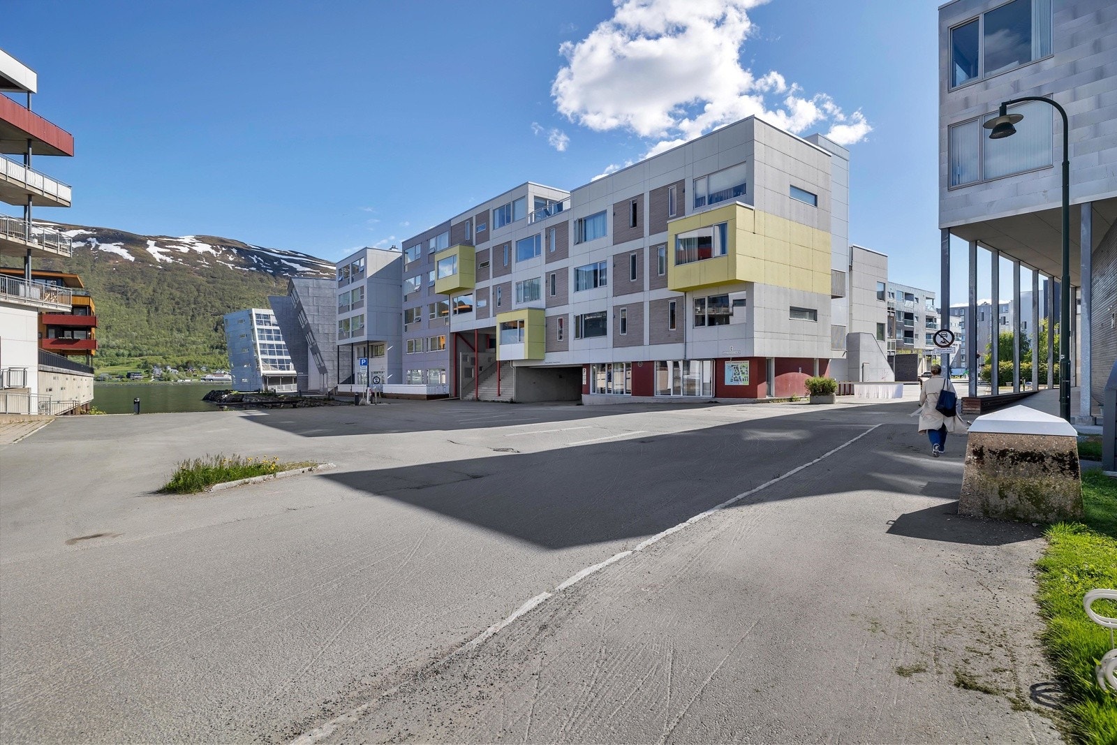 Velkommen til Strandkanten og Hjalmar Johansens gate 272! Galleribilde