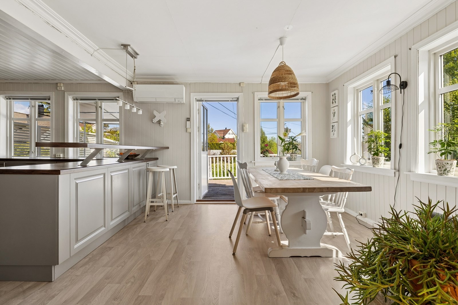 God plass til langbord Galleribilde