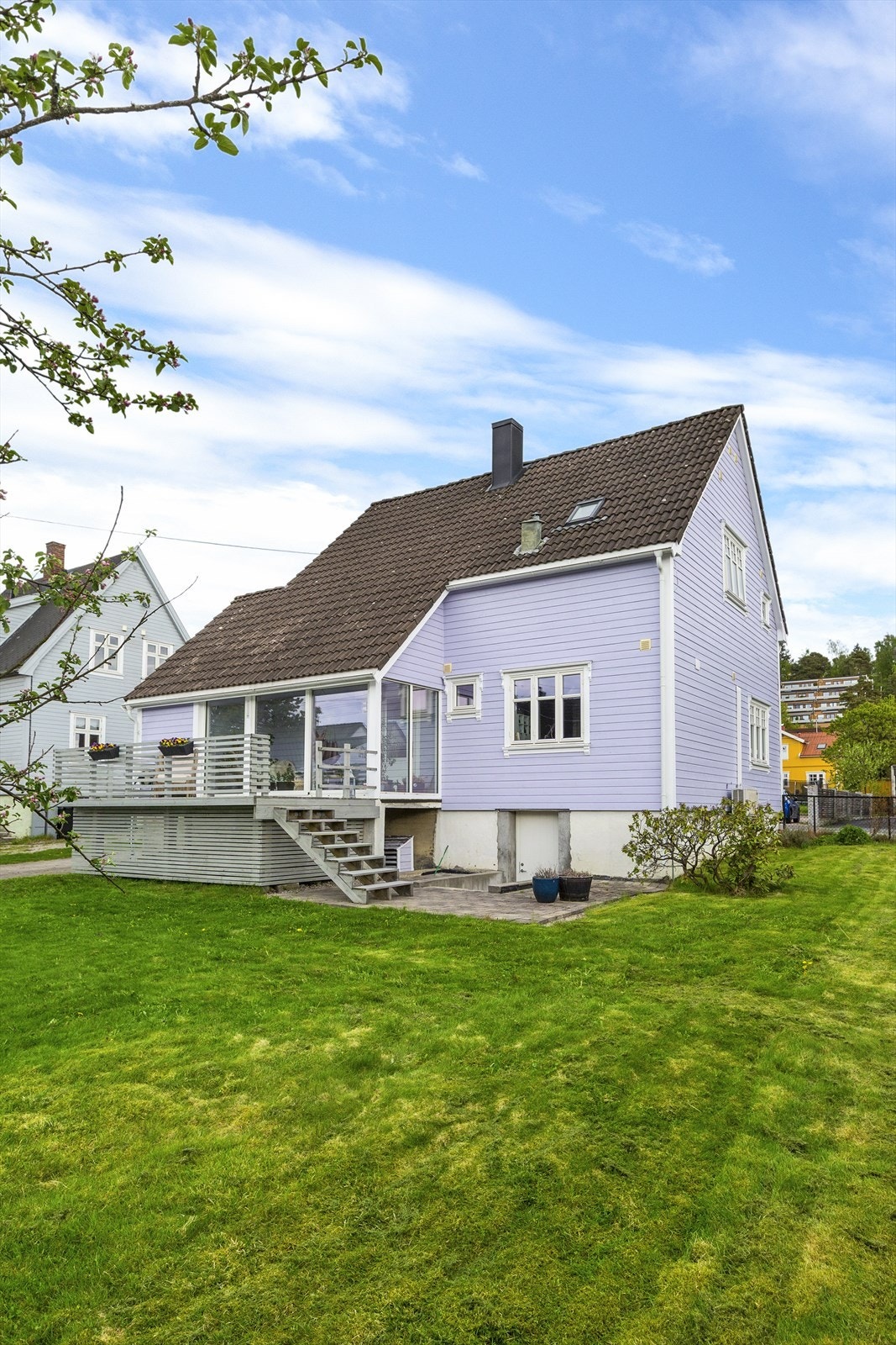 Sett fra hagen Galleribilde