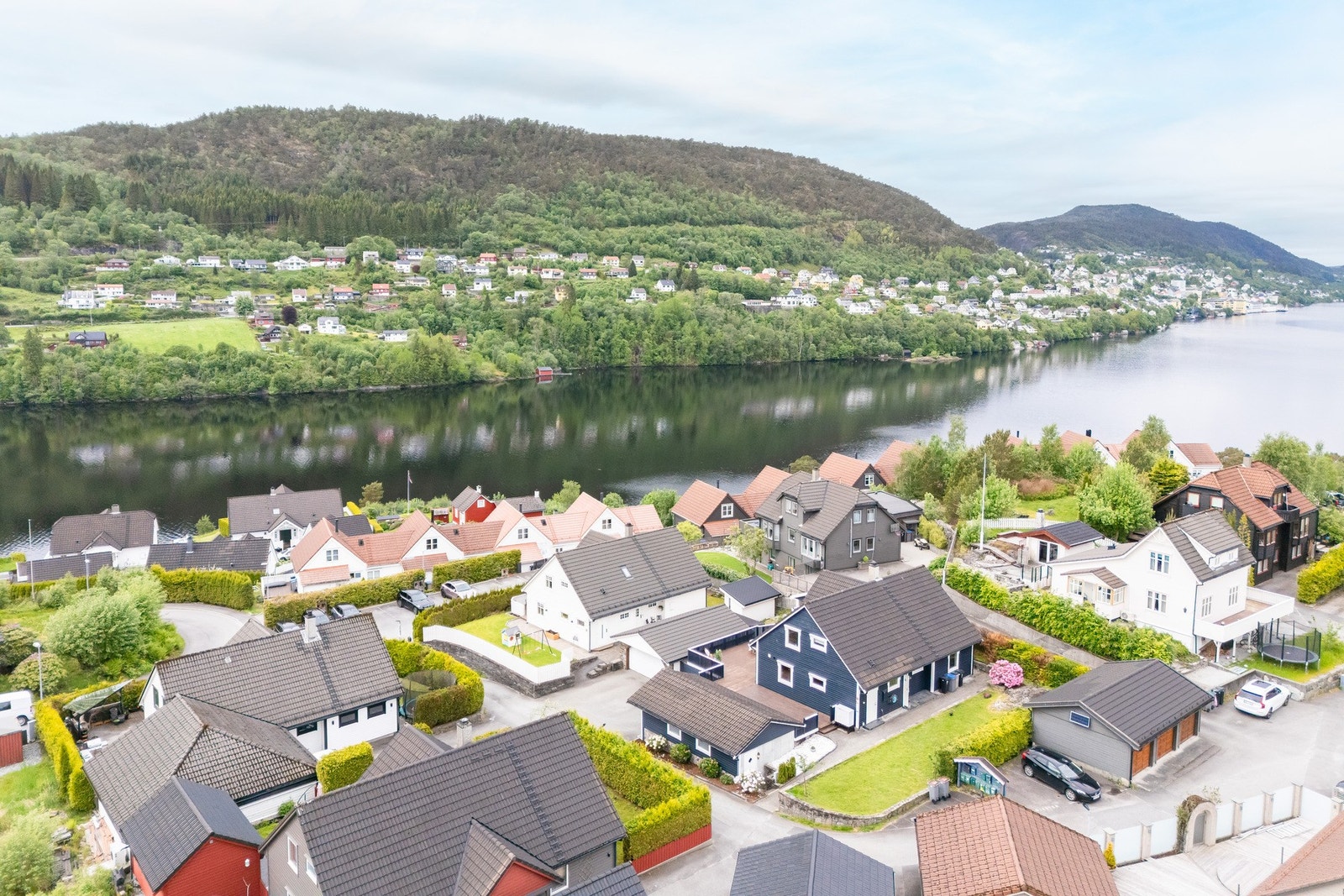 En bolig og område hele familien vil trives godt! Galleribilde